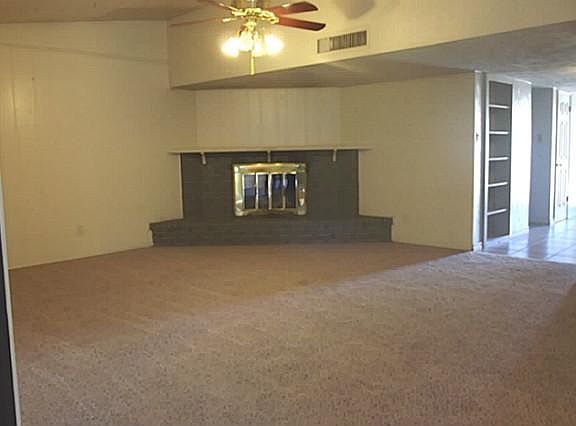 4th image of 2600 Crestmoor Ct