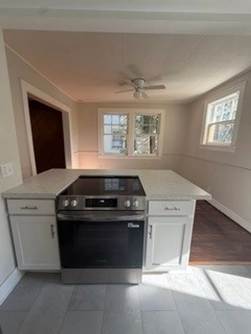 3 Bedroom w/basement — Photo 4