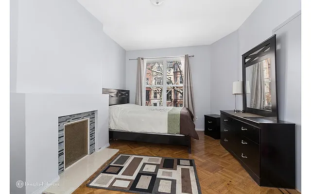 Rented by Douglas Elliman | media 27