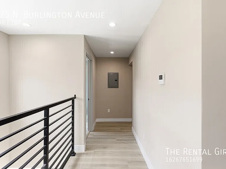 225 N Burlington Ave — Photo 7