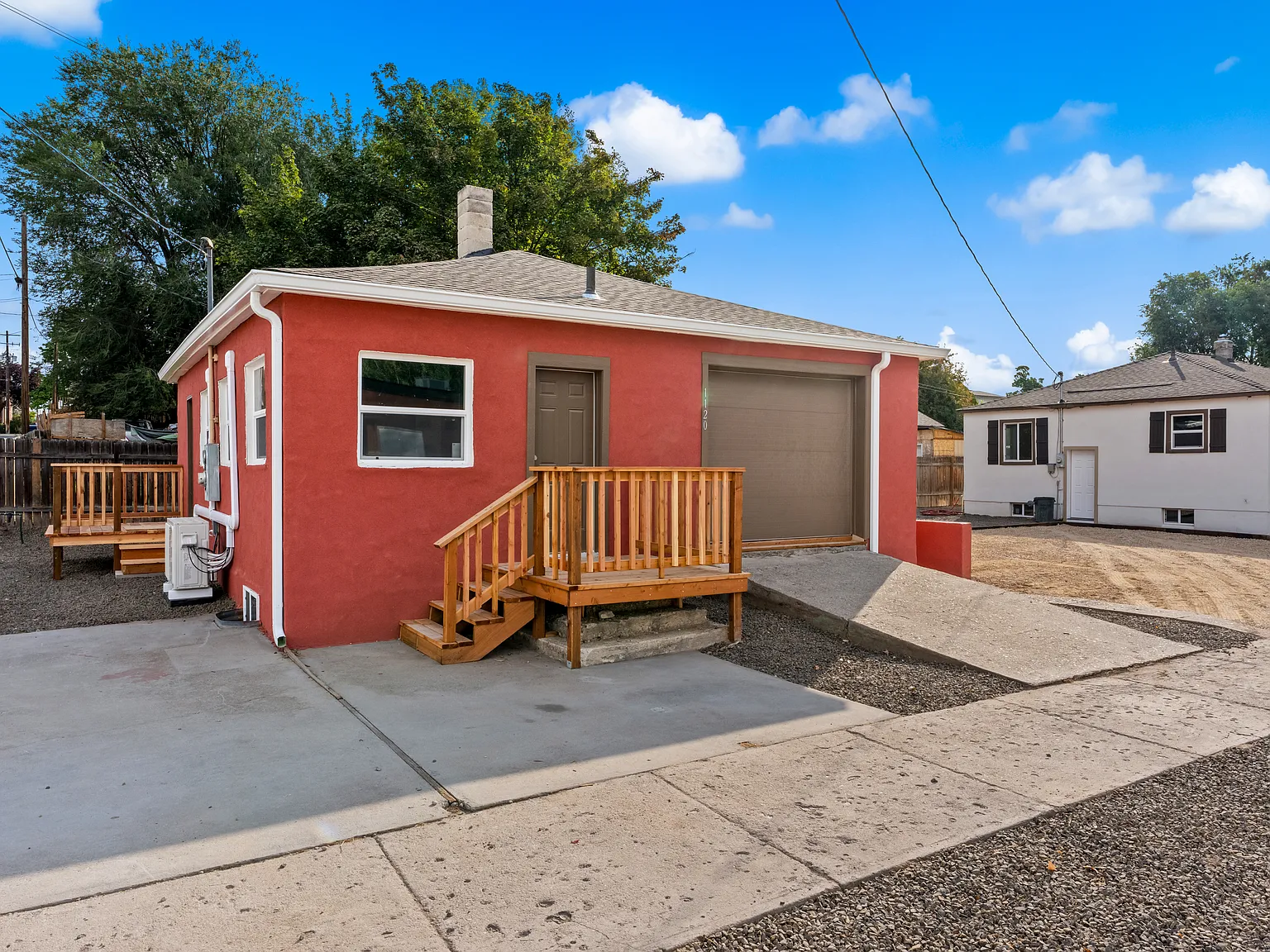 2 bed, 1.5 bath, 1868 sqft, $1,800 — Photo 1