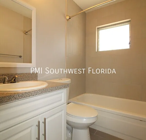 3001 Bee Ridge Rd #121 — Photo 7