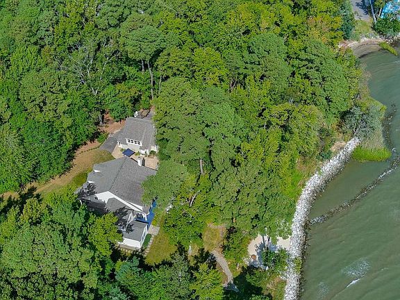 4th image of 990 Marzoff Rd