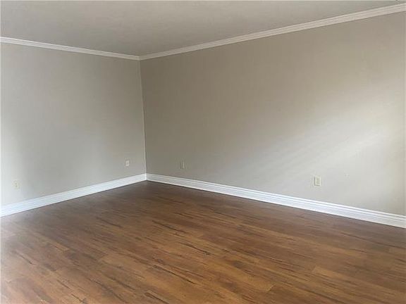 5th image of 138 Normandy Ave
