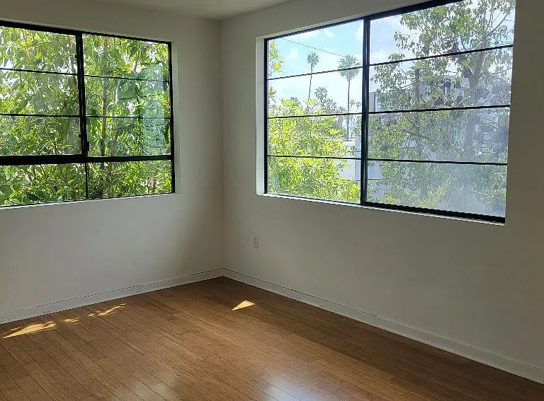 5420 Harold Way #306 — Photo 20