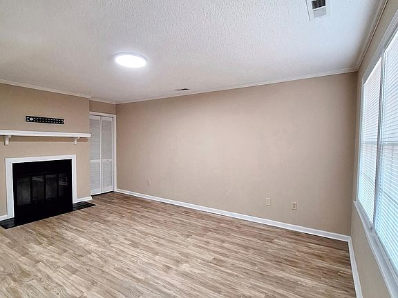 3rd image of 2903 Cedar Creek Rd APT F