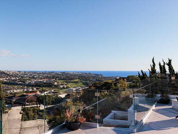 Ocean Views, Mountain Views Multiple Fire pits huge entertainment spaces, pool, spa, BBQ bar area, outdoor shower and separate pool bath with shower.