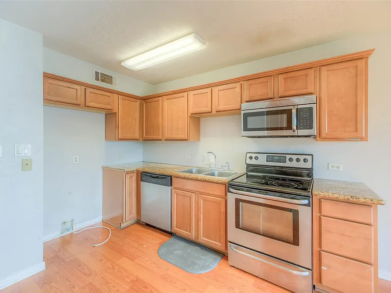 445 Carolcrest Ln #422 — Photo 6