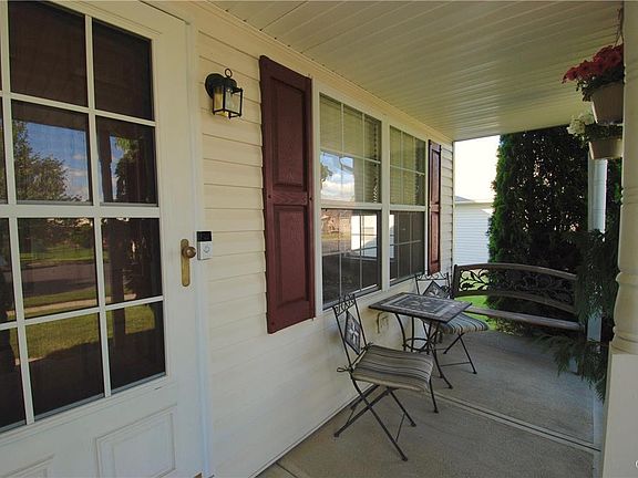 2nd image of 300 Winchester St