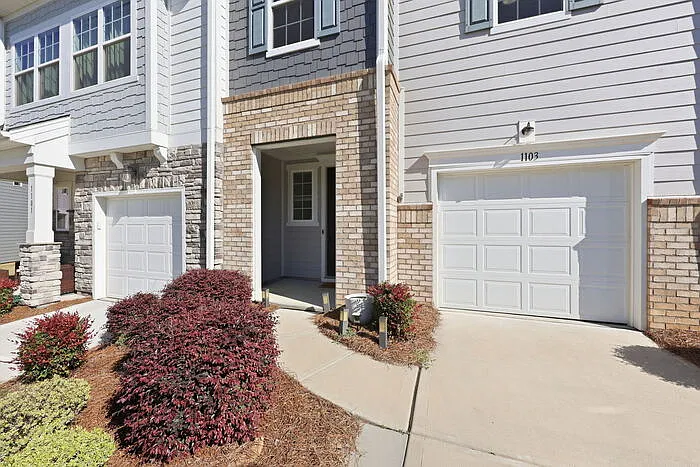 3 bed, 2.5 bath, 1791 sqft, $2,499 — Photo 2
