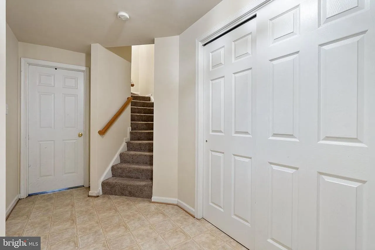 3 bed, 1749 sqft, $2,200 — Photo 3