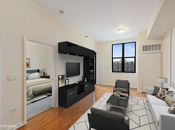 2nd image of 1464 S Michigan Ave #1308