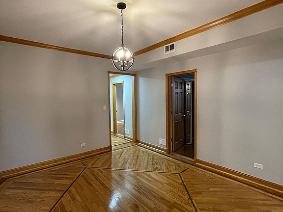 5th image of 4925 N Washtenaw Ave APT 1