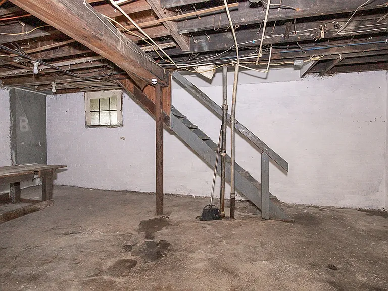 3910 Carlyle Ave — Photo 21