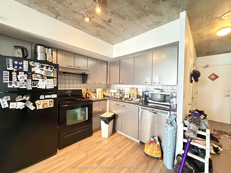 22 Wellesley St E #705 — Photo 2