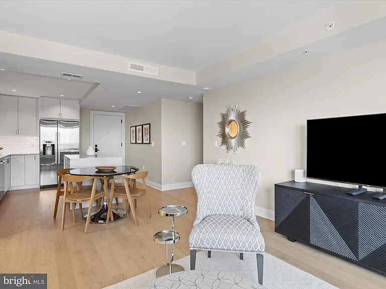 925 N Fairfax St #704 — Photo 13