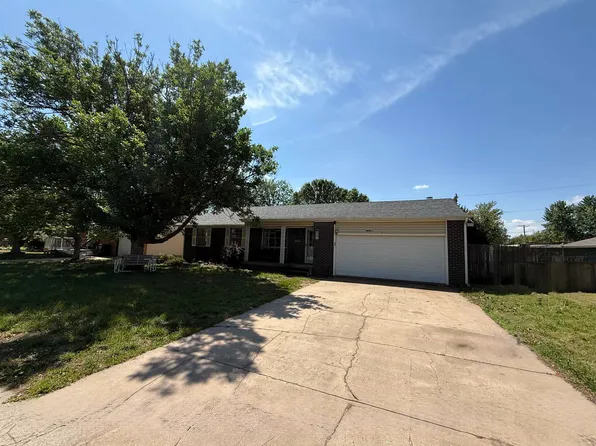 5521 Comanche Rd, Great Bend, KS 67530