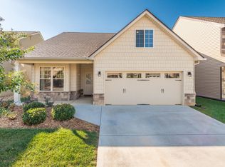12040 Woodhollow Ln, Knoxville, TN 37932