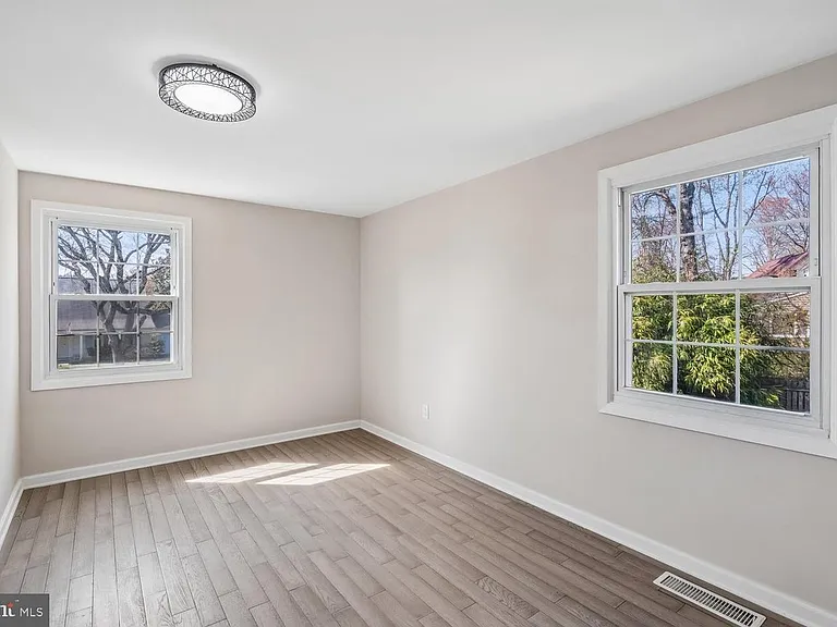 12200 Fleming Ln — Photo 17