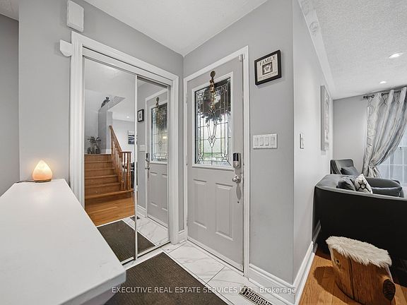 4th image of 51 Worthington Ave
