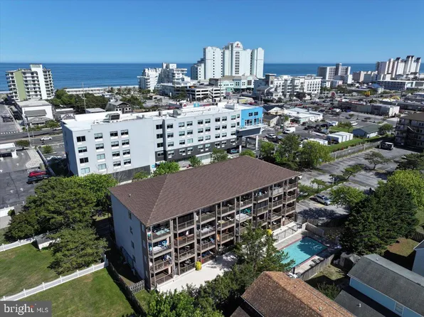 204 33rd St #30302, Ocean City, MD 21842