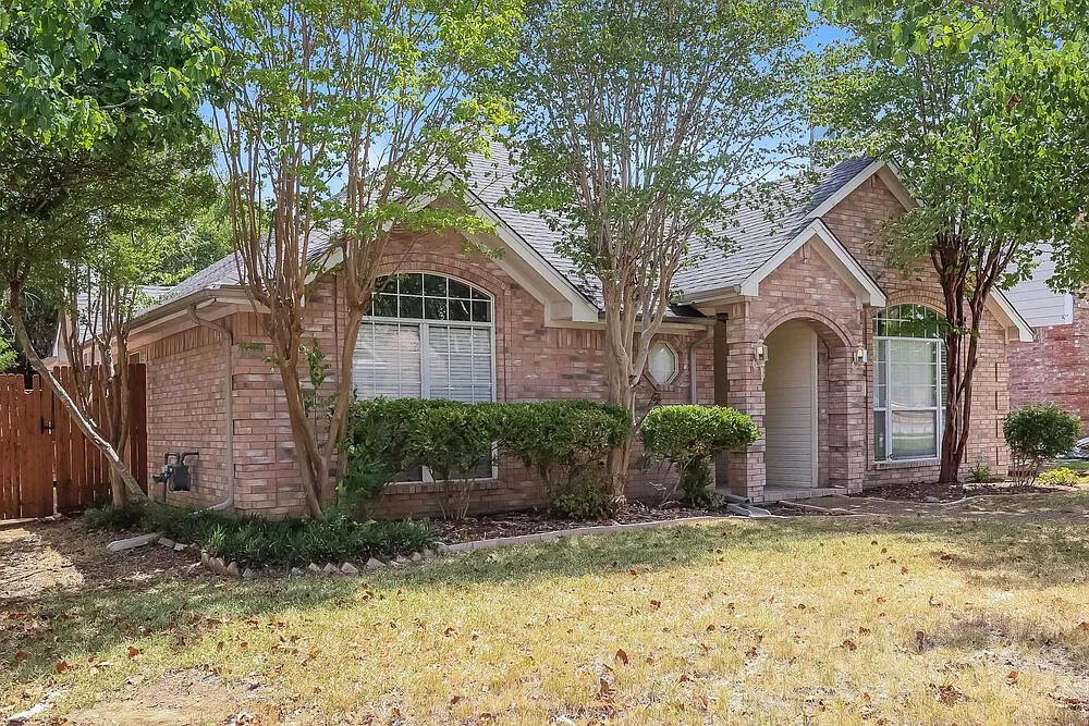 3 bed, 2.0 bath, 1792 sqft, $2,635 — Photo 4