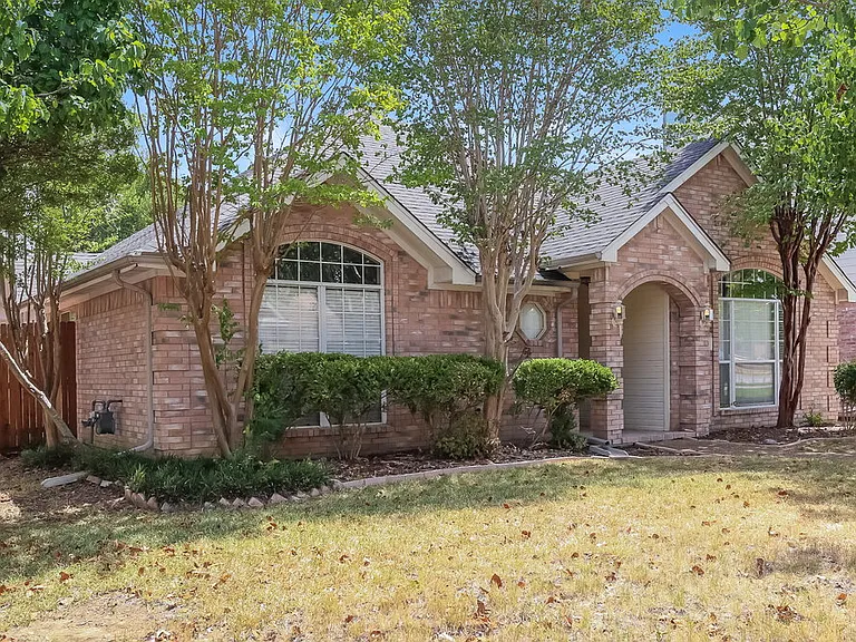863 Sonora Ln — Photo 4