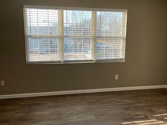 5th image of 200 Heartwood Ct APT 1