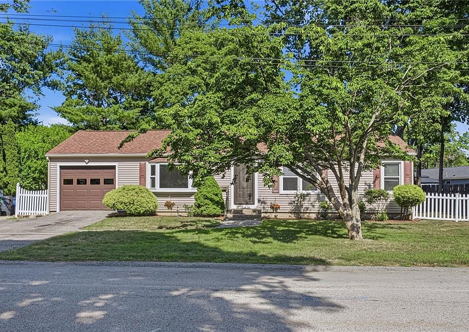 1st image of 132 Potowomut Rd