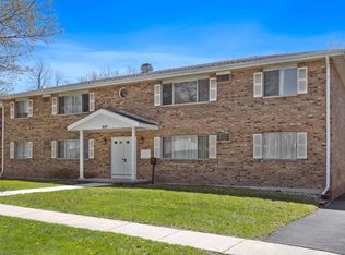 889 Jefferson Ave, Elgin, IL 60120