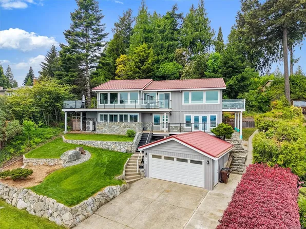 8750 Pender Park Dr, North Saanich, BC V8L 3Z5