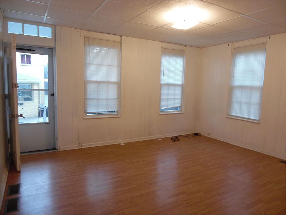 1st image of 33 South St