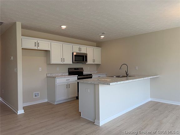 3rd image of 1556 Solar Street LOT 33