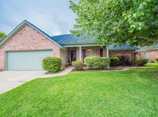 123 Woodstock Dr, Youngsville, LA 70592