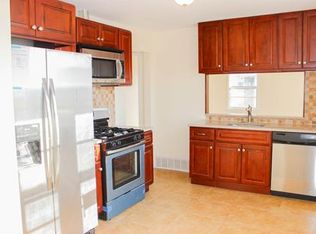 26 Eisenhower Dr, Sayreville, NJ