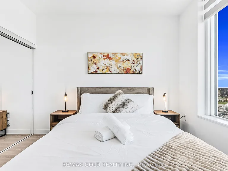 2495 Eglinton Ave W #2709 — Photo 17