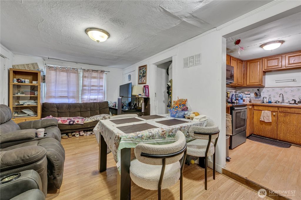 2820 29th Avenue S, Seattle, WA - View 3