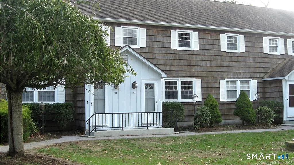2 bed, 1.5 bath, 1088 sqft, $2,000 — Photo 2