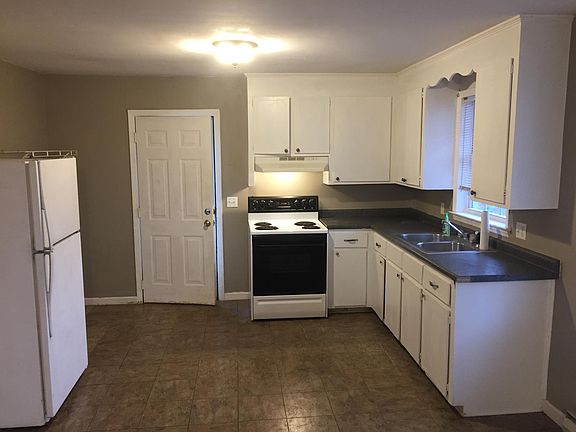 3rd image of 47 Montis Dr