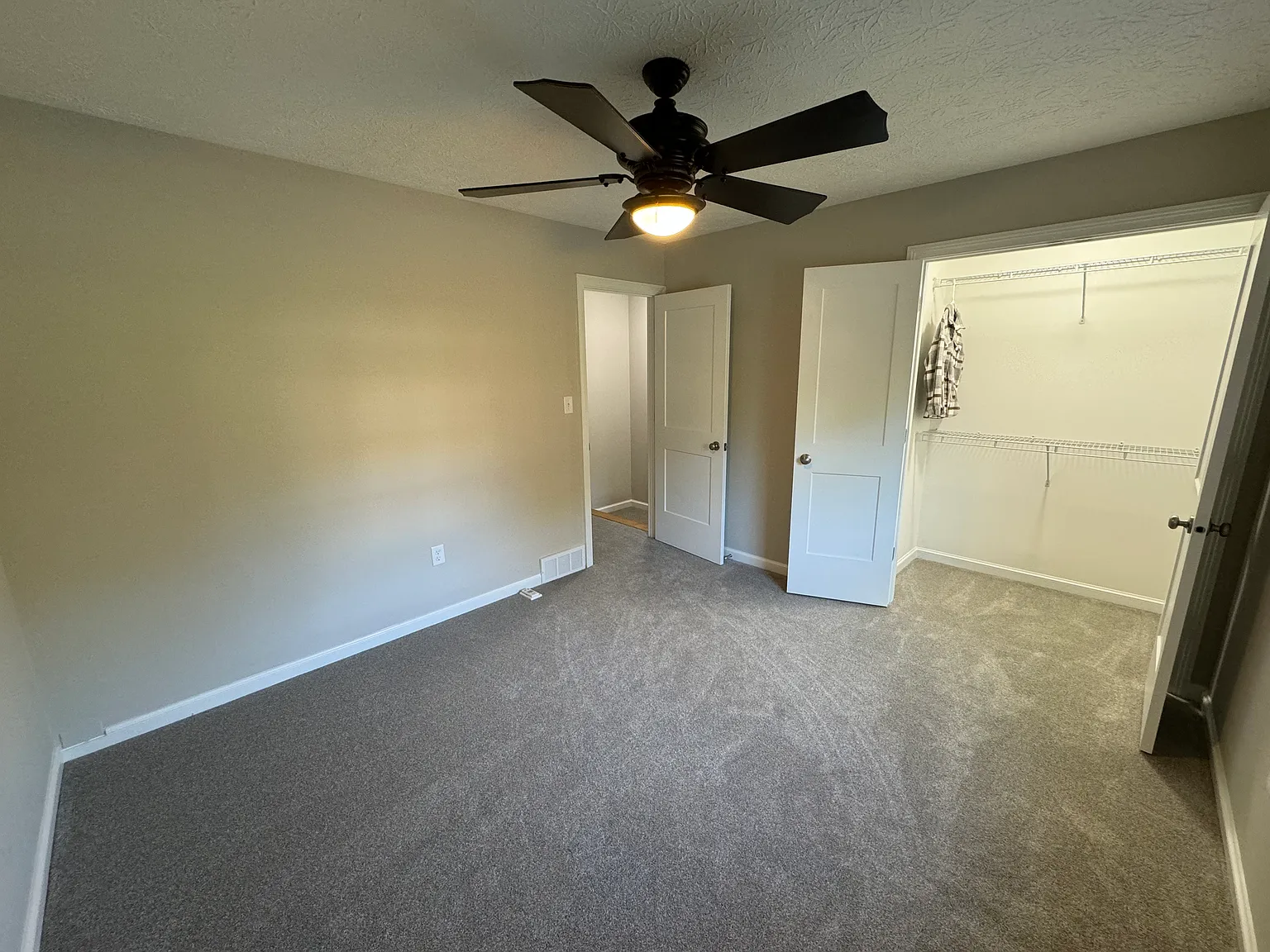 2 bed, 750 sqft, $1,500 — Photo 4