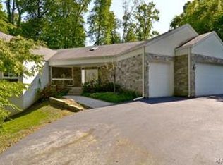 34 Arrowhead Estates Ln, Chesterfield, MO 63017