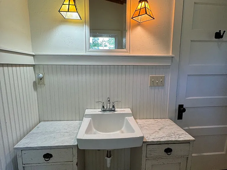 509 W Creek St — Photo 33