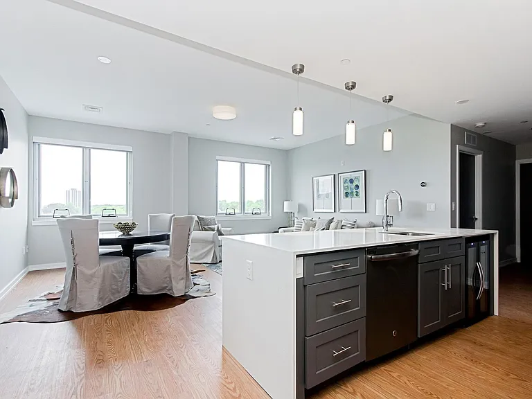 65 E Elizabeth Ave — Photo 10