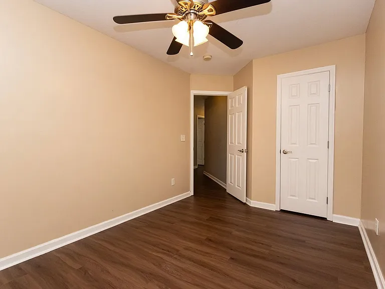 4705 Montview Dr — Photo 17