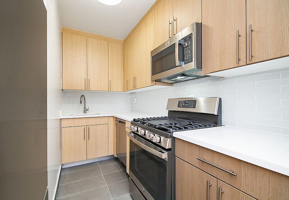 1st image of 410 W 53rd St APT 316