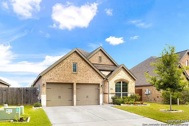 4 bed, 3.0 bath, 2155 sqft, $2,200 — Photo 2