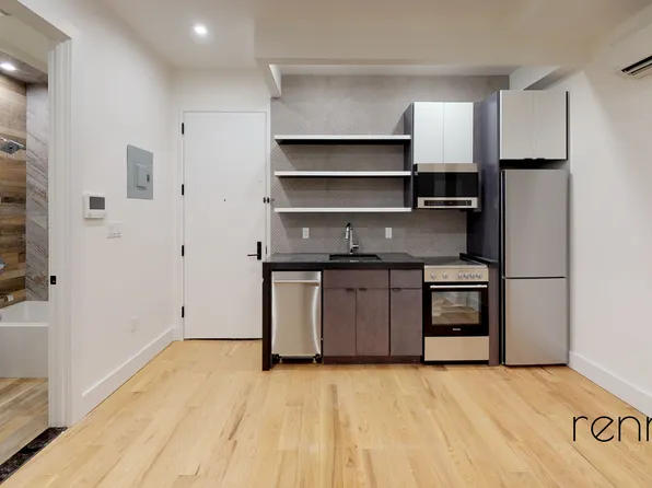 800 Knickerbocker Avenue image 1 of 15