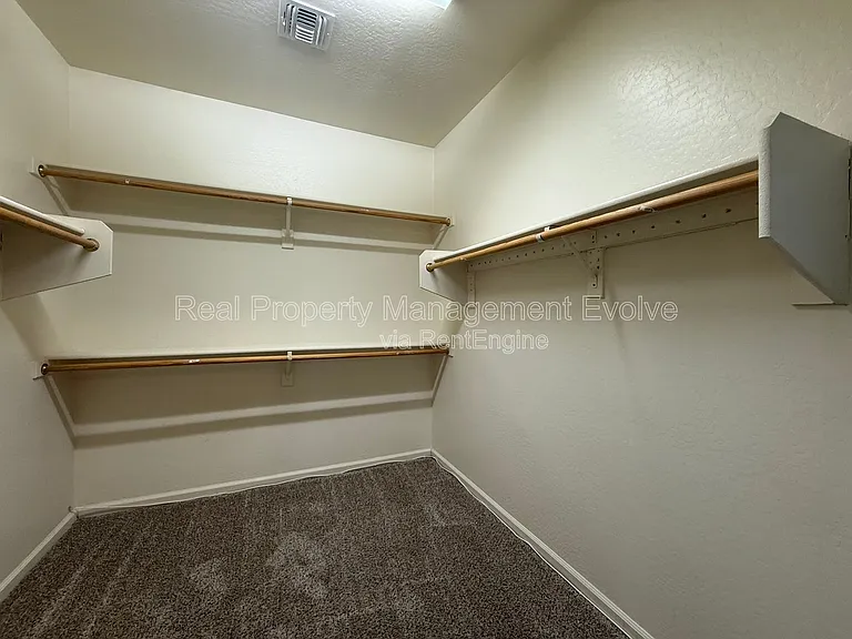 3454 E Constitution Dr — Photo 11