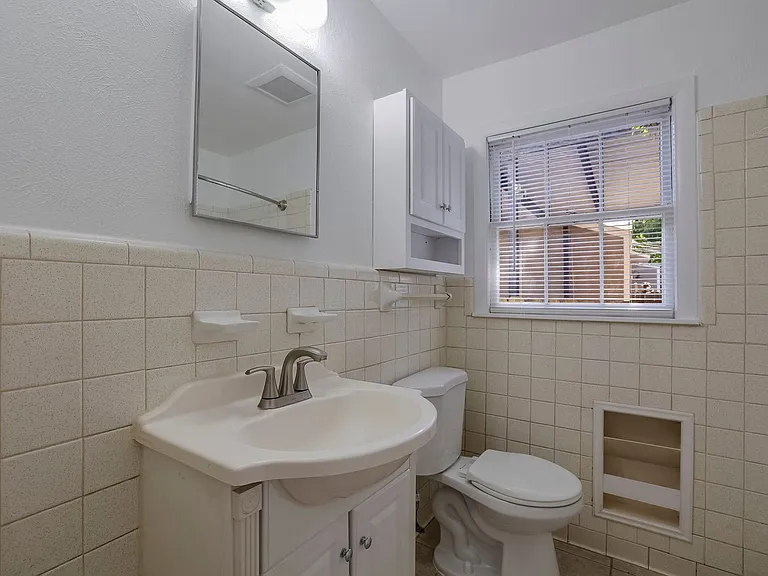 3931 Dexter Ave — Photo 10