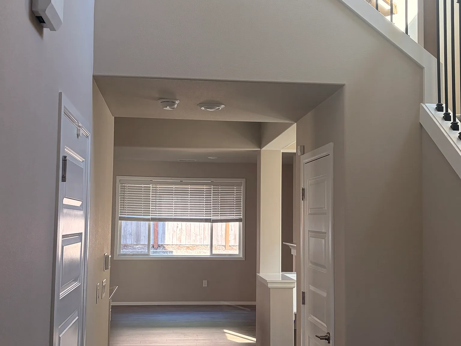 4 bed, 2.5 bath, 2370 sqft, $3,700 — Photo 3